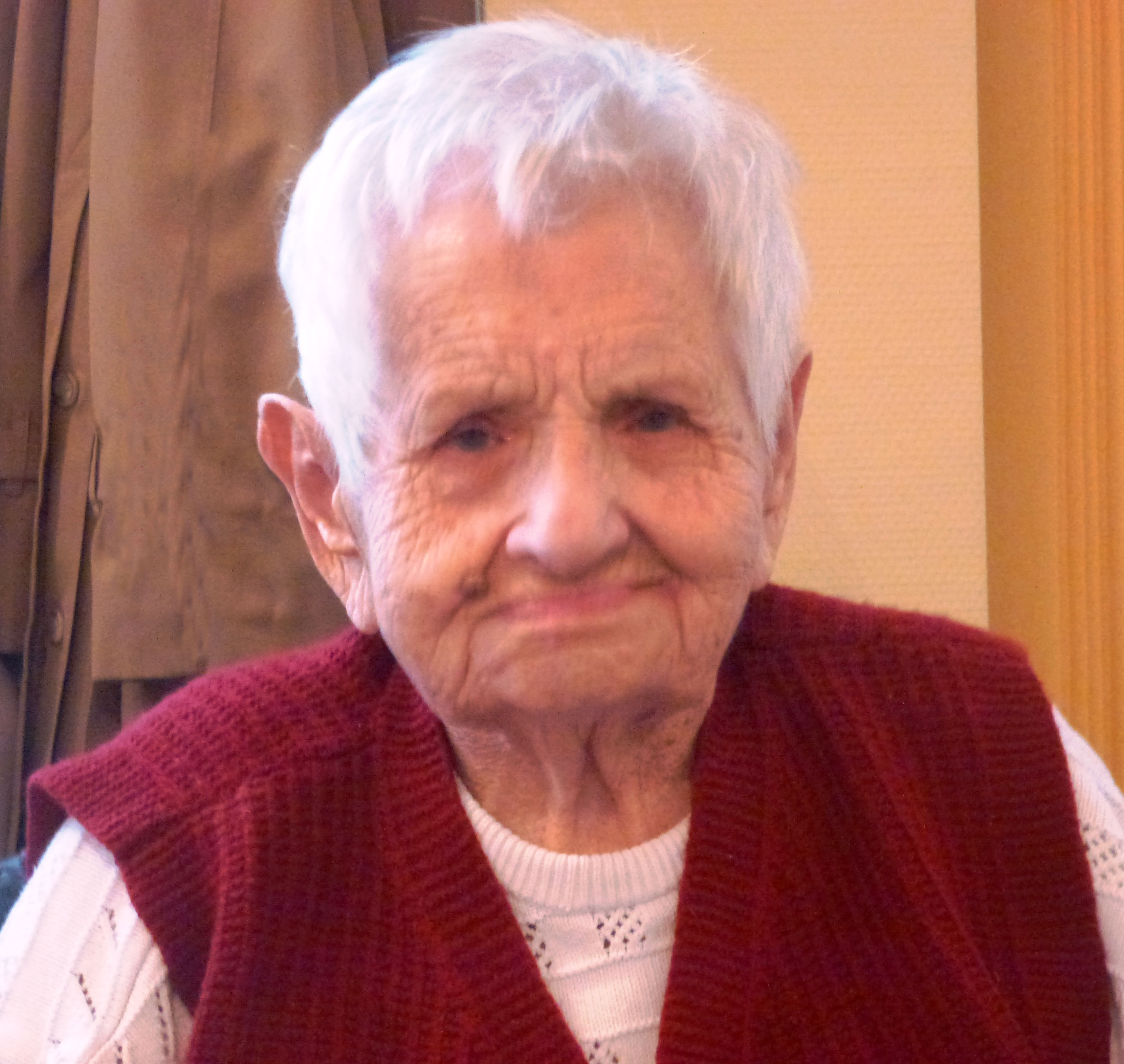 Luise Flach an ihrem 100. Geburtstag